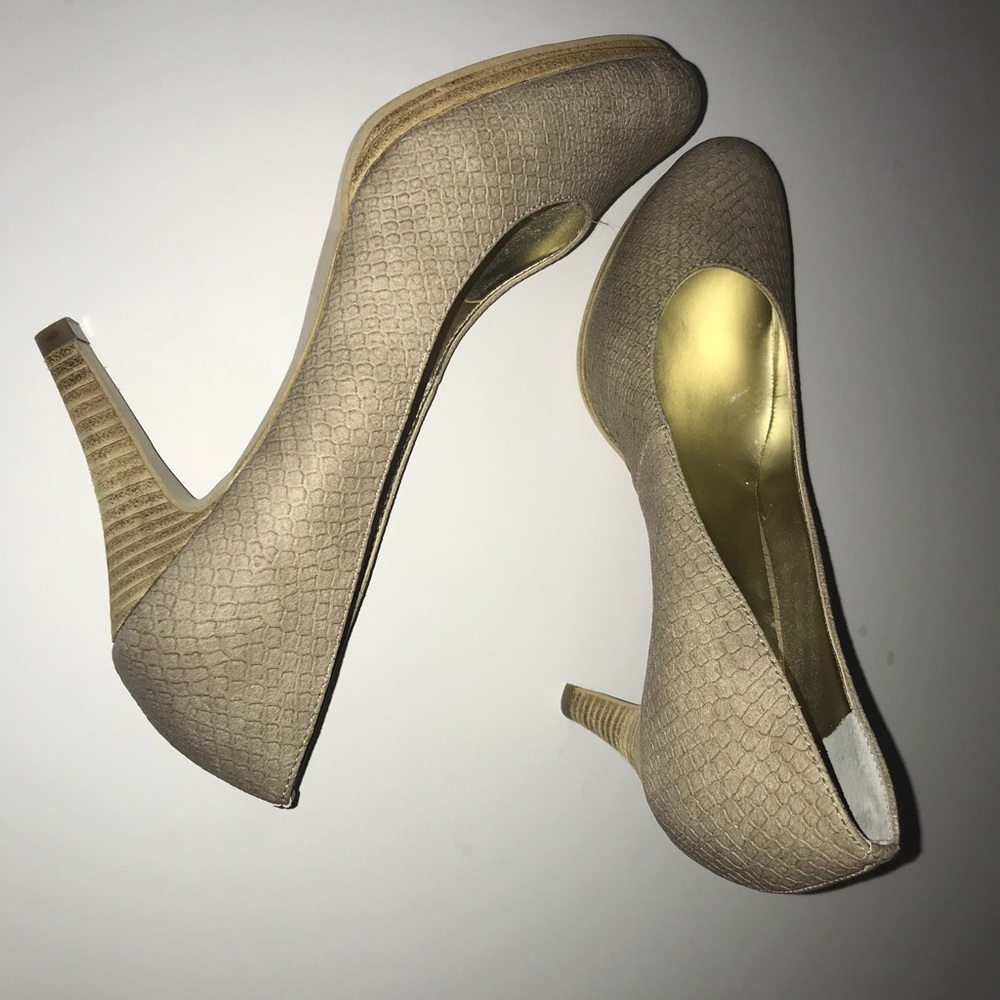 Anne Klein size 6.5 heels